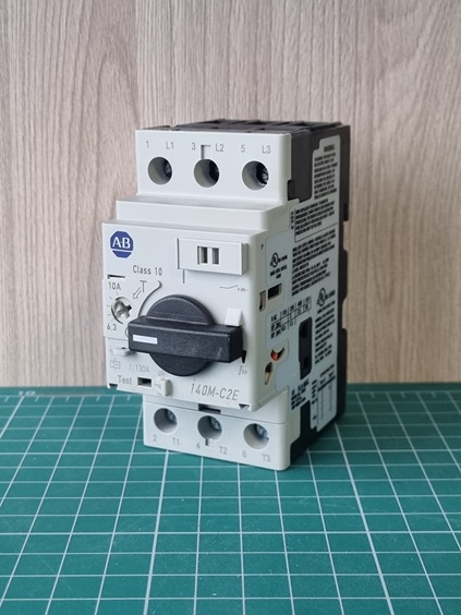 Автомат защиты электродвигателя 6.3-10А 140M-C2E-C10