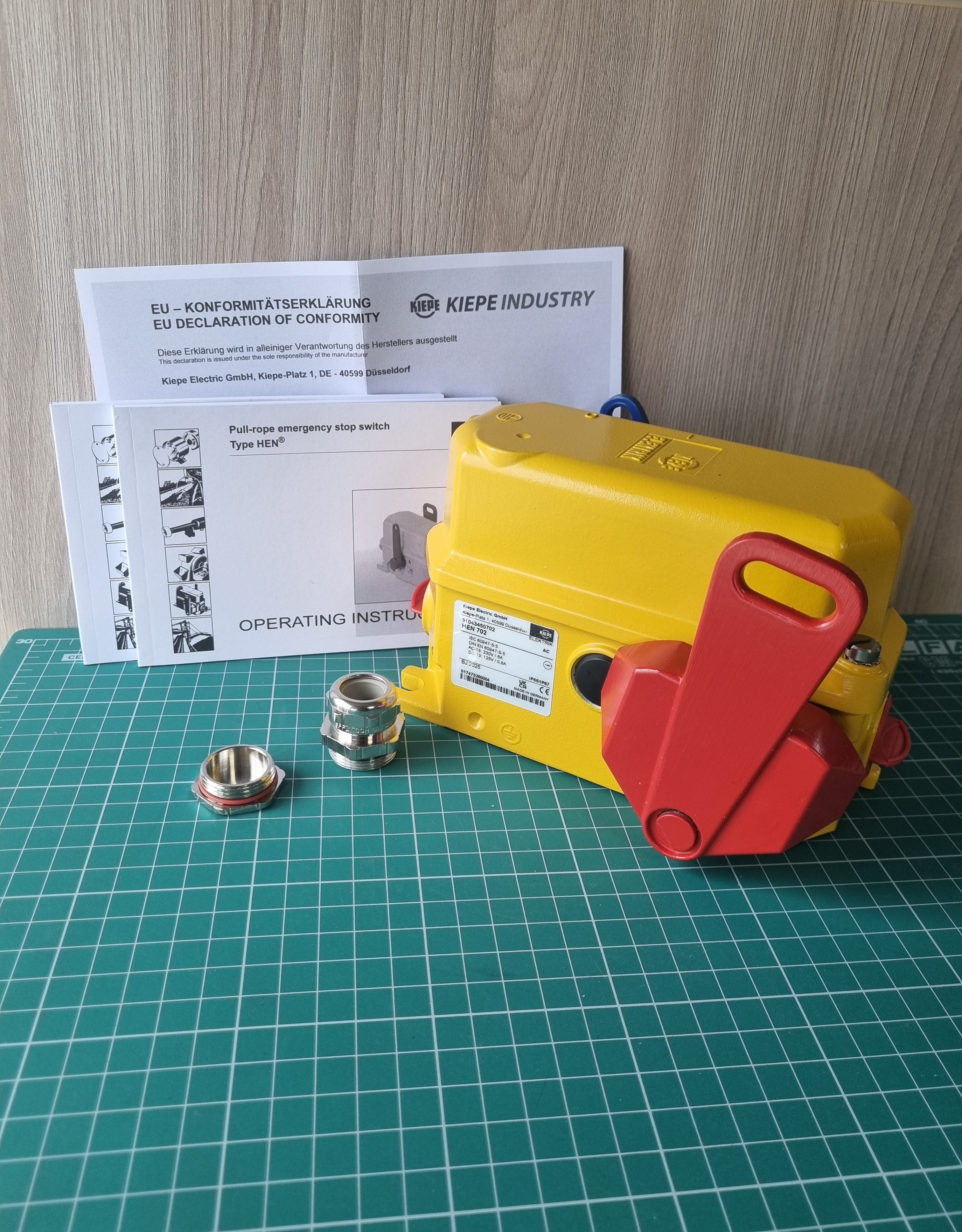 Тросовый выключатель устройство аварийной остановки с функцией фиксации HEN 702 Kiepe Elektrik (91.043 450.702)