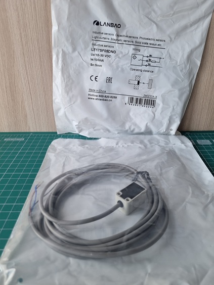 LANBAO LE17SF05DNO индуктивный датчик 17x17x28мм NPN NO 5мм кабель 2м