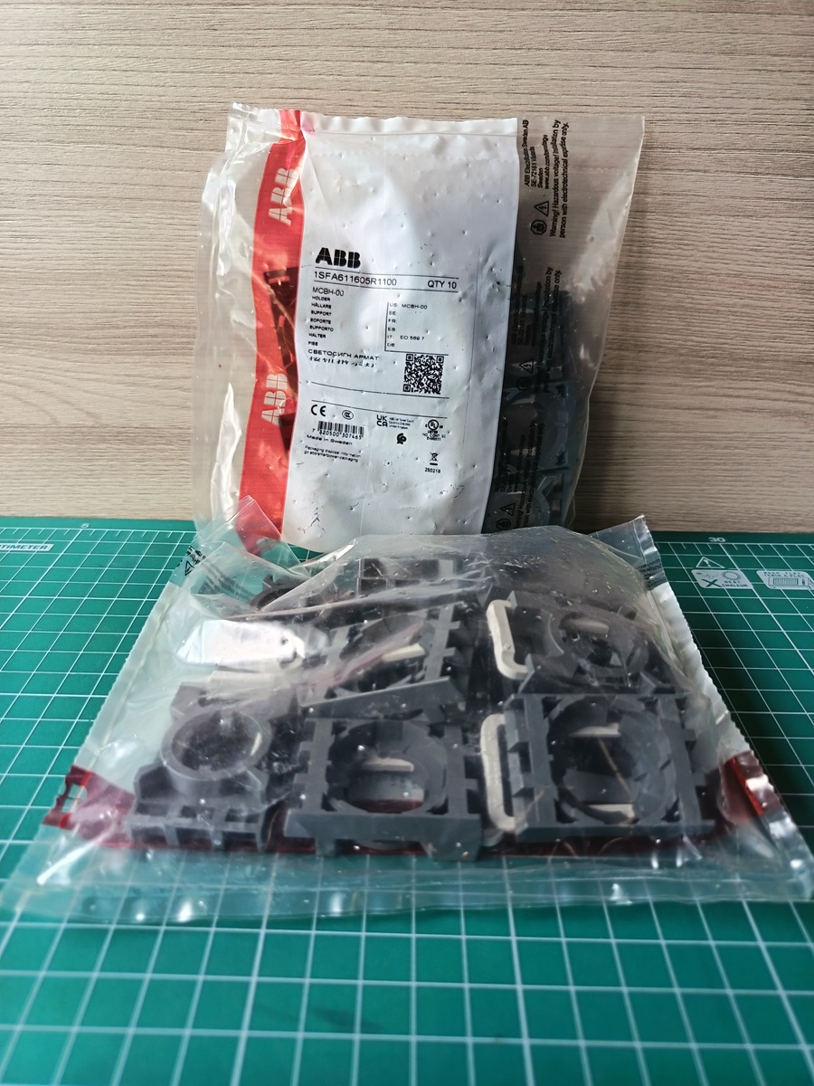 Колодка монтажная MCBH-00 (на 3 элемента)