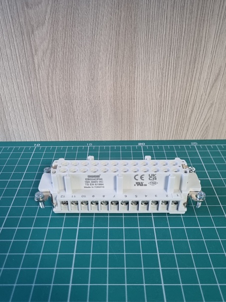 Гнездо, для разъёма 24 полюса, 16A EB024CP00
