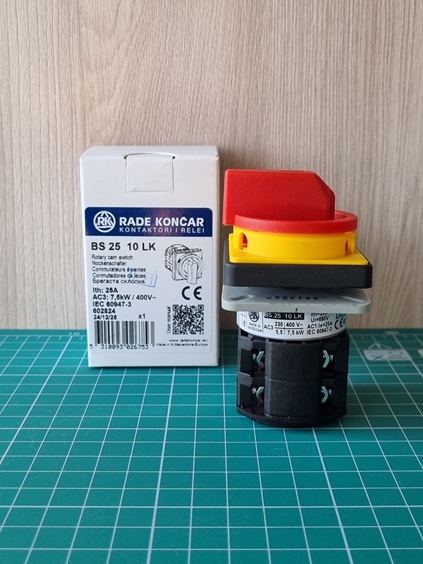 Переключатель BS 25 10 LK, аварийный, 3P, 25A, тип 0-1, 7.5kW(400VAC по АС-3), на дверь, красная блокируемая в 0 рукоятка, фронт IP40