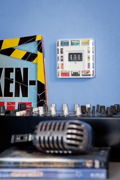 MERTEN ЦЕНТР. НАКЛАДКА для мех-ма TAE/Audio поле для надписи, ПОЛ.БЕЛЫЙ, SM
