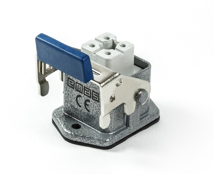 Кожух с гнездом (монтаж на перегородке) металлический, 4 полюса, 10A, нижний ввод, фиксаторы металл, IP65 EBM04PM46