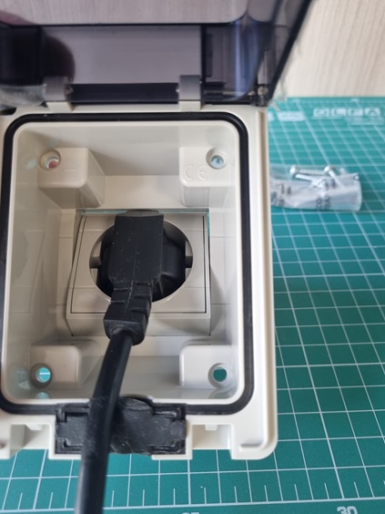 Розетка встраиваемая Scame DOMOPLUS 570.6407 16A SCHUKO с шторками IP66