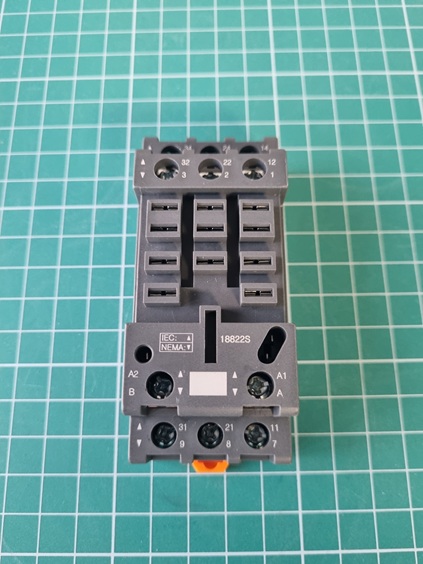 Цоколь SEB11-E, 25A(500V), винтовой зажим, черный, на рейку DIN35, для REH, RPW, RM, 62.31, 62.32, 62.33