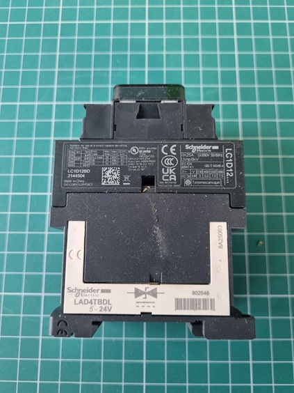 КОНТАКТОР.3Р,12A,НО+НЗ,24V-,ОГРАН. LC1D12BD