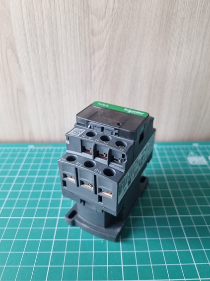 КОНТАКТОР 3Р,12 A,НО+НЗ,220V50ГЦ