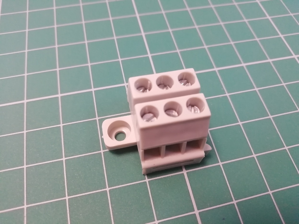 Клеммный блок Compact 3-полюсный с защитой проводов, Cu 1.5 мм², 450 В