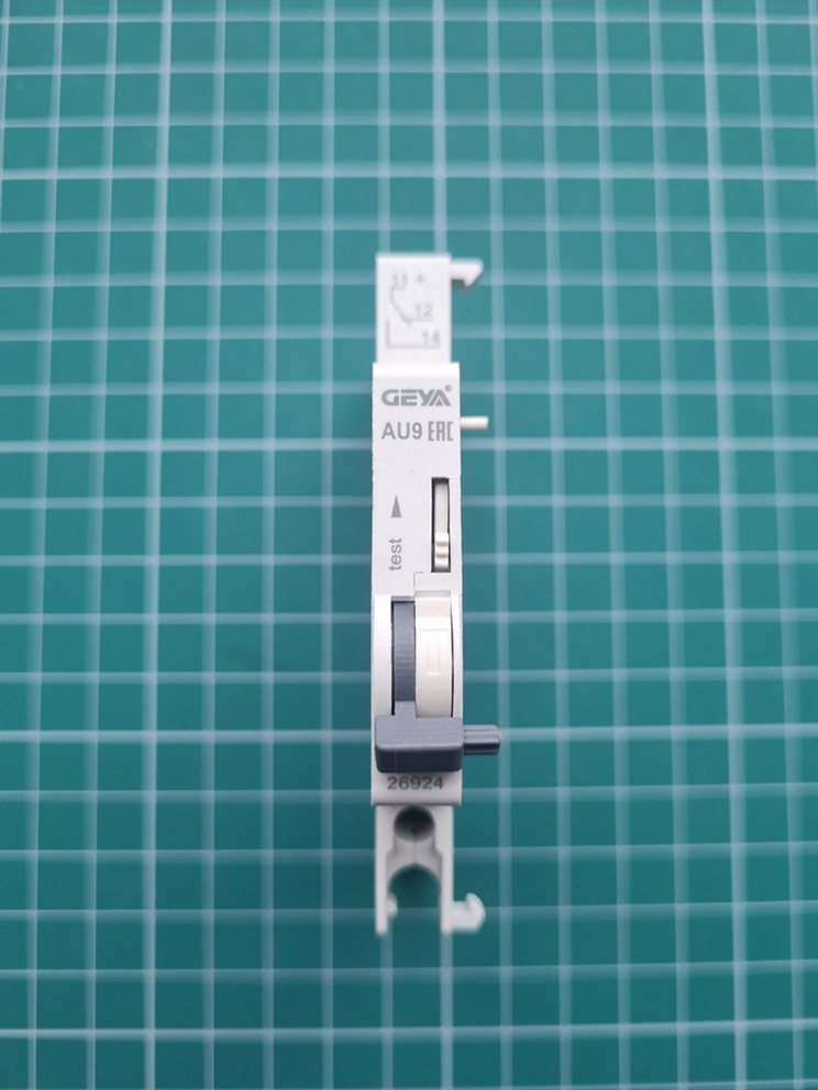 Блок-контакт вспом. AU9, 1CO, 6A(240VAC), монтаж защелками, для GYM9 до 63А, 0.5M