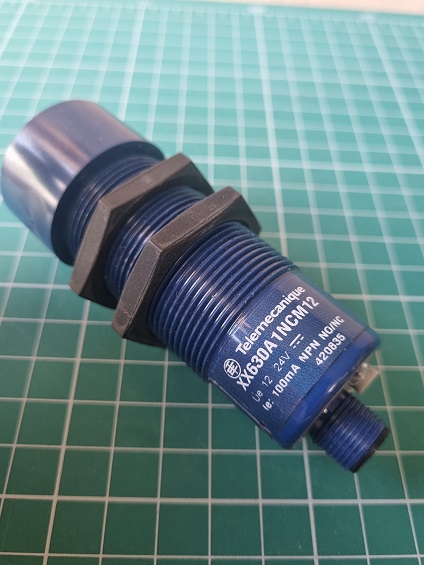 УЛЬТРАЗВУКОВОЙ ДАТЧИК D30 1 М 4 pin XX630A1NCM12