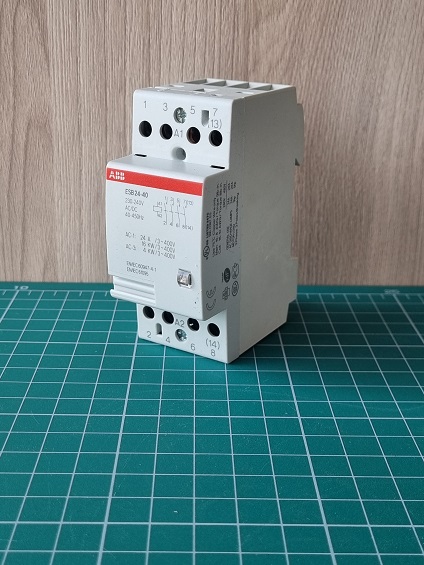 Контактор модульный ESB-24-40 230V АС/DC ABB  4НО 24А AC-1