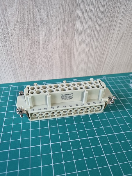 Вставка контактная, размер H24B, тип гнездо, 24P+PE, 16A, 500V, винтовой зажим