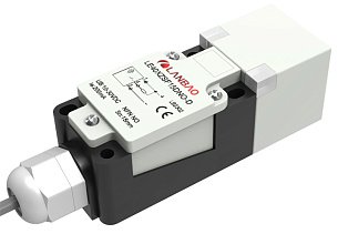 LANBAO LE40XZSN15LIUM-D индуктивный датчик 40х40х140мм, 10мм, 0-10В и 0-20мА, клеммы