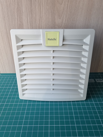 Вентилятор с фильтром SFE откидной 21Вт, 95м3/ч, 230VAC, габариты 155x155x67мм, вырез 126x126мм, IP54, RAL7035  (01SFE150095A2)(