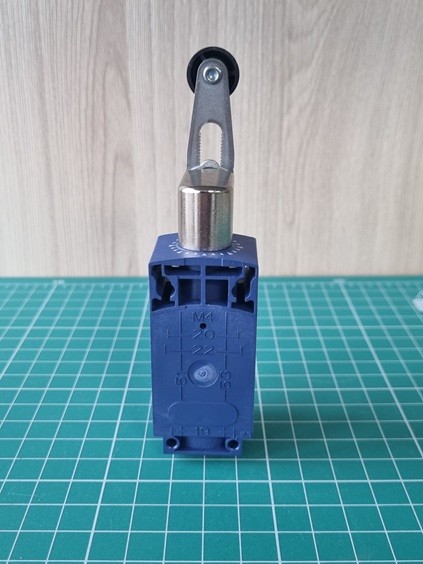 ПЛАСТ. КОНЦЕВОЙ ВЫКЛЮЧАТЕЛЬ 1НЗ+1НО XCKP2145G11