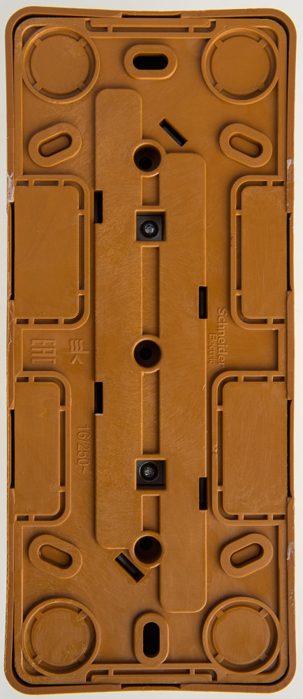 ЭТЮД О/У РОЗЕТКА 3-местная без заземления без шторок, 16А, 250В, БУК