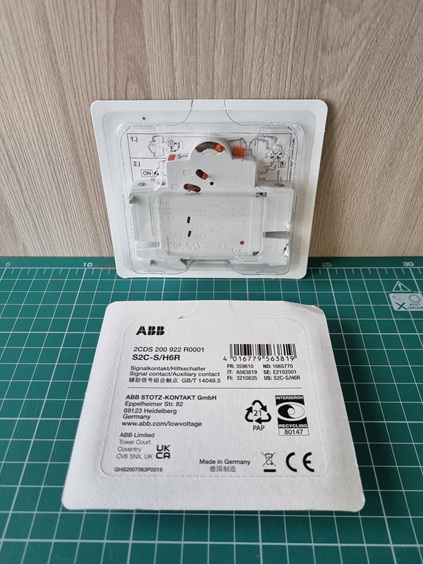 Блок-контакт универсальный S2C-S/H6R (1COвспом./авар.) для S200 F200 DS201 DS202/DS204, 2A-230VAC14 1A-220VDC12 0.5M монтаж справа