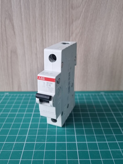 Автоматич.выкл-ль 1-пол. SH201L C16