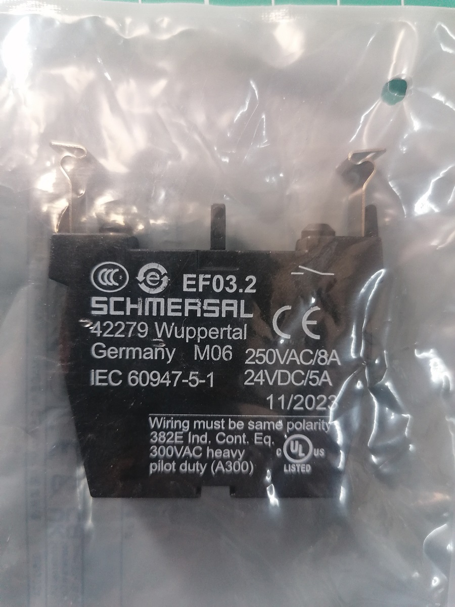 Блок контактов EF03.2 Schmersal