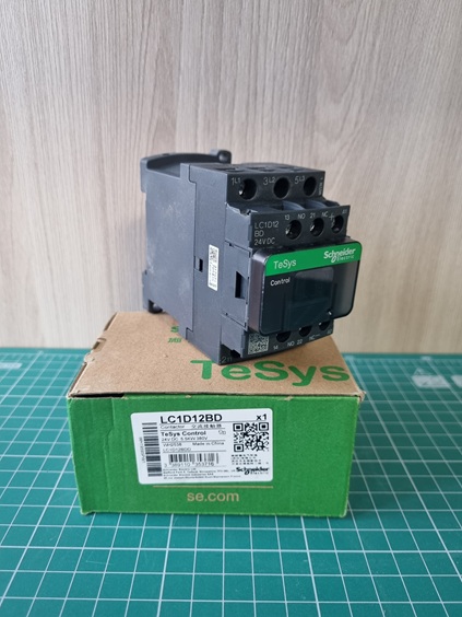 КОНТАКТОР.3Р,12A,НО+НЗ,24V-,ОГРАН. LC1D12BD