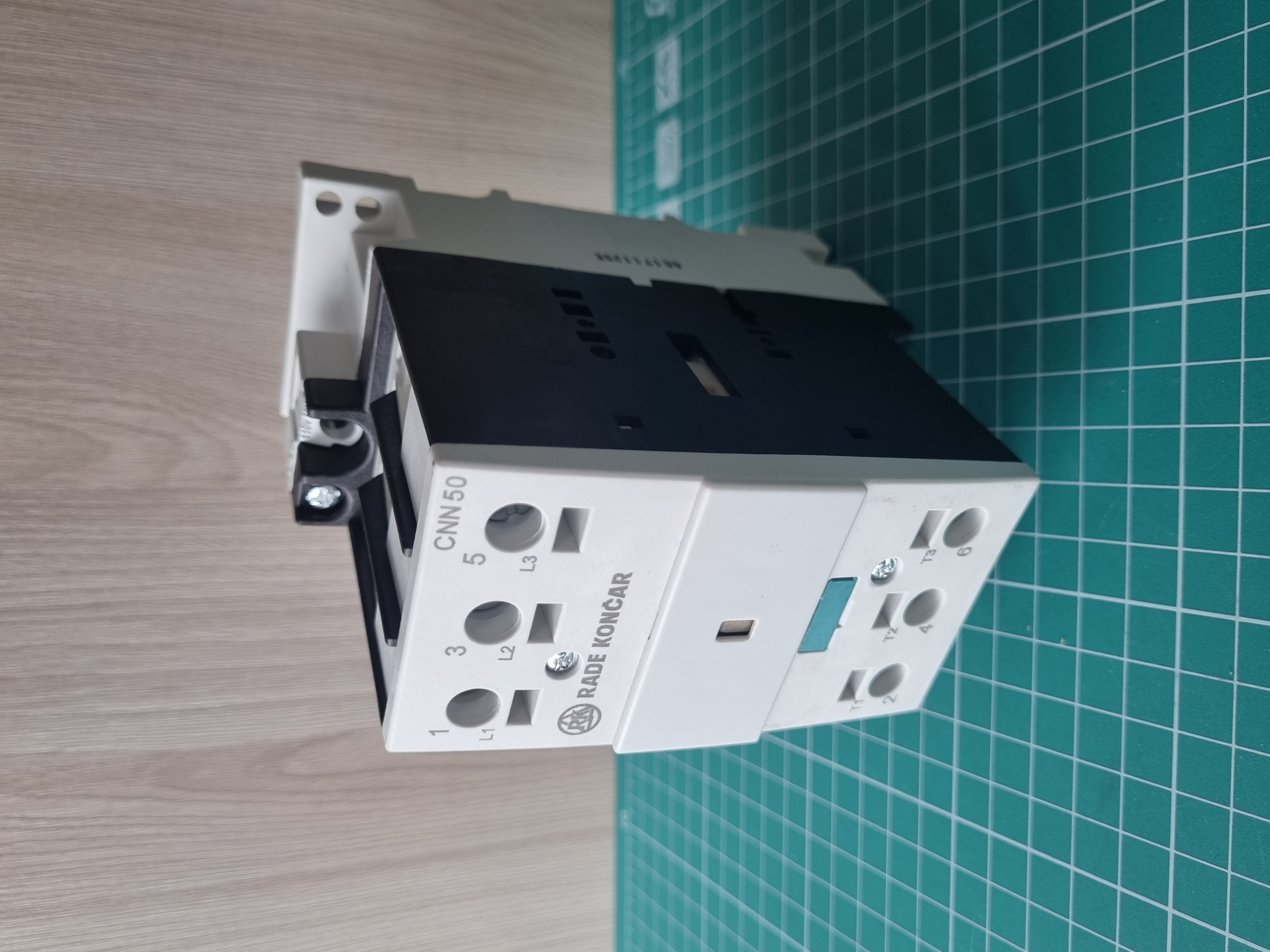 Контактор CNN 50 00 110V 50Hz, 3P, 50A/(85A по AC-1), 22kW(400VAC), 110VAC (605557)