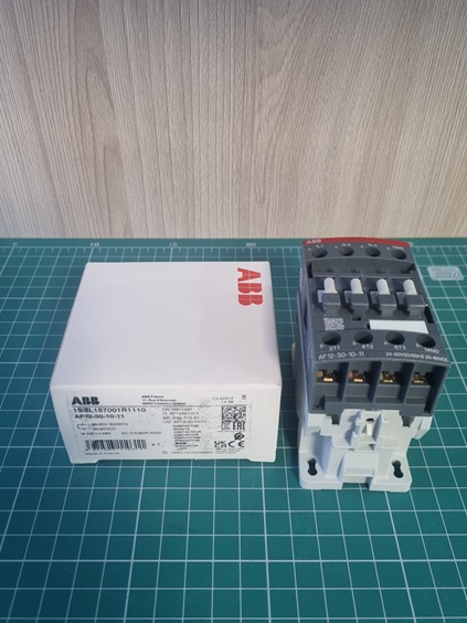 Контактор AF12-30-10-11 24...60VAC/DC, 3NO 12A(28A-AC1) 5.5kW, всп.контакт 1NO (4A-AC15)