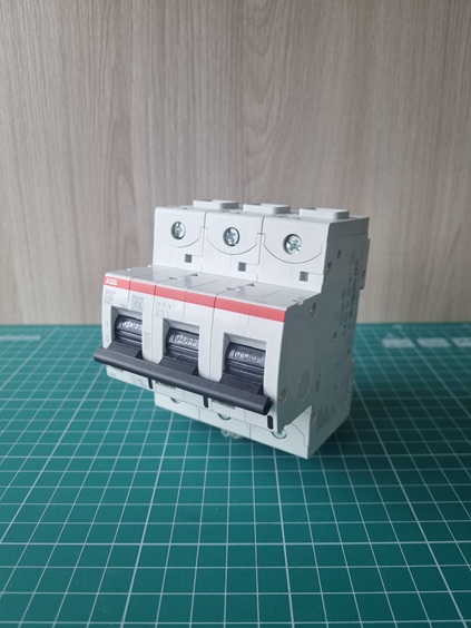 Авт. выключатель S803P-C100, 3P C 100A Icu=50kA 4.5M