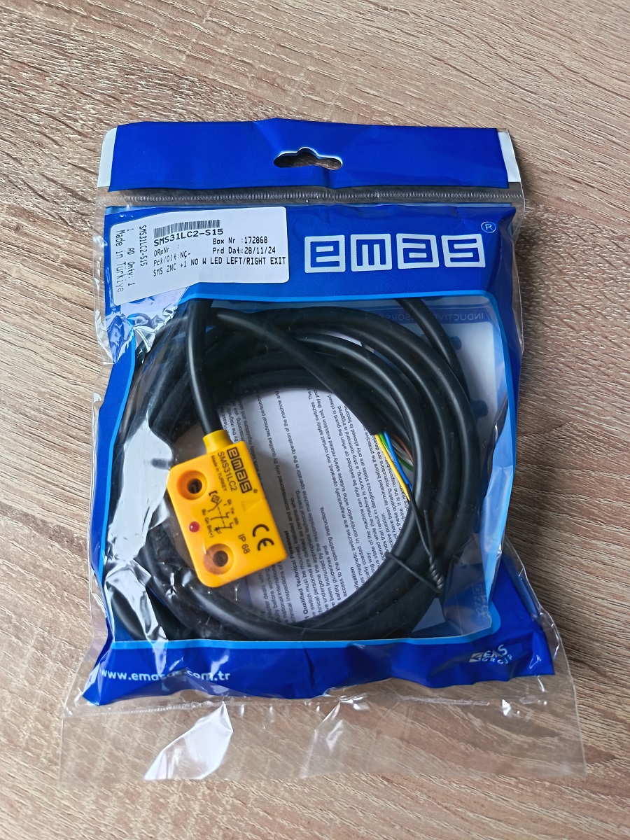 Магнитный датчик (2НЗ+НО), провод 2м (расст. сраб. 5 мм), индикация LED, левый выход, IP68 SMS31LC2-S15