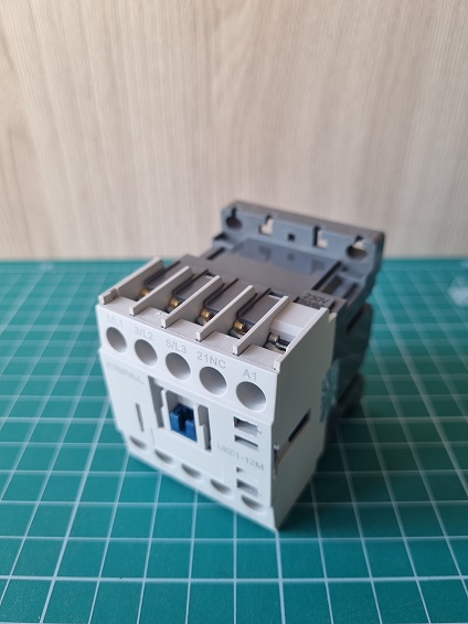 Мини-контактор UKC1-12M-01-230AC, 3P, 12A(AC-3), 20A(AC-1), 5.5kW(400VAC), Uк=230VAC, 1NC