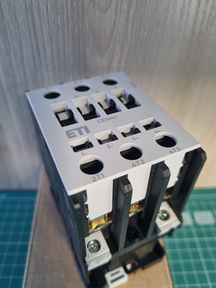 Контактор CEM40.00 катушка 42V AC 50/60Hz