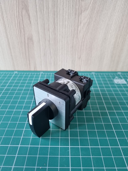 Кулачковый переключатель 12А (0 - 1) K1B002ALH