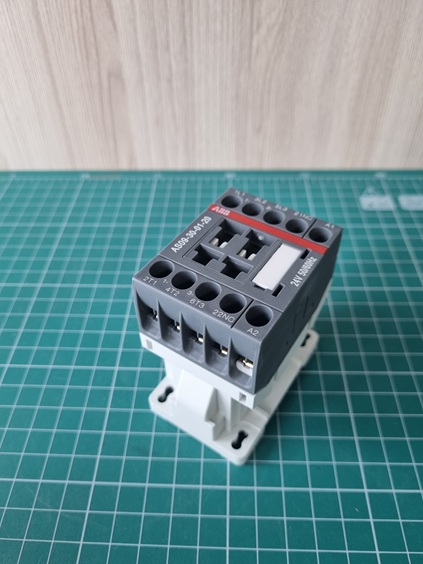 Контактор AS09-30-01-20 трехполюсной с катушкой переменного тока  4 kW (AC-3 400 V)