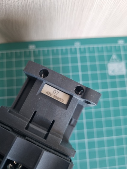 КОНТАКТОР D 3Р,32 A,НО+НЗ,42V 50/60 ГЦ,ЗАЖИМ ПОД ВИНТ,