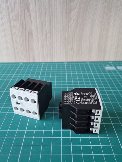 Блок вспомогательных контактов DILA-XHI22 4 полюса, 2НО+2НЗ, винтовые зажимы XTCEXFAC22