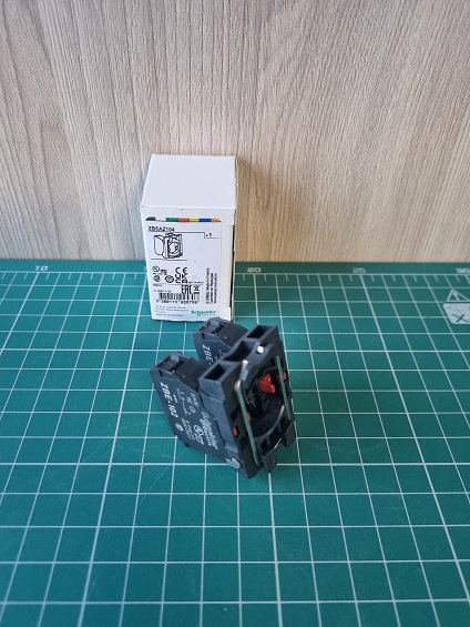 КОРП. КНОПКИ С КЛЕММ. ЗАЖ. ПОД ВИНТ ZB5AZ104