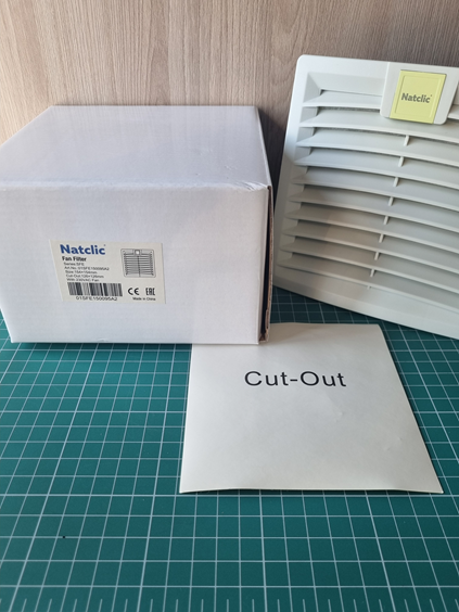 Вентилятор с фильтром SFE откидной 21Вт, 95м3/ч, 230VAC, габариты 155x155x67мм, вырез 126x126мм, IP54, RAL7035  (01SFE150095A2)(