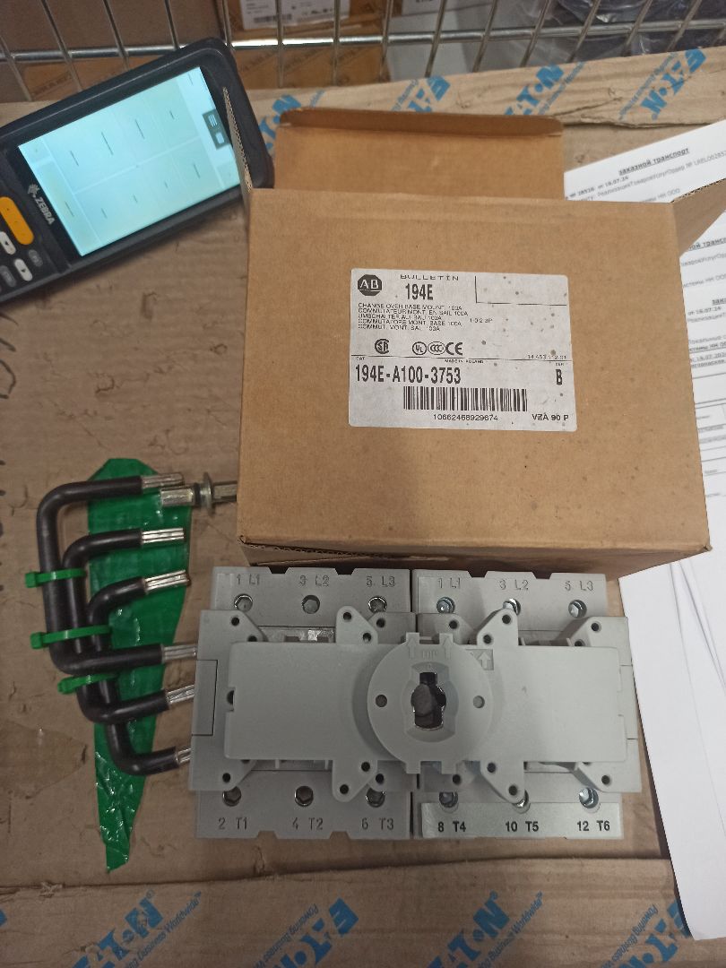 Переключатель 100А, 3P, 1-0-2, фунция перекл. вводов или реверс, без рукоятки 194EA1003753