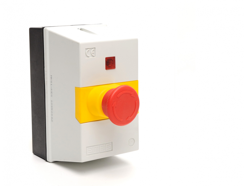 Корпус автомата защиты двигателя серии MKS, c аварийной кнопкой "Грибок" 40мм и сигнальной лампой MKS1-KES