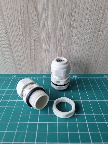 Ввод кабельный M20x1.5 с гайкой без мембраны, диаметр кабеля 7_12mm, GW 750°C, UV-resistant, IP66, серый RAL7035