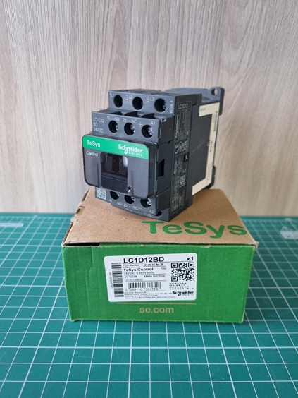 КОНТАКТОР.3Р,12A,НО+НЗ,24V-,ОГРАН. LC1D12BD