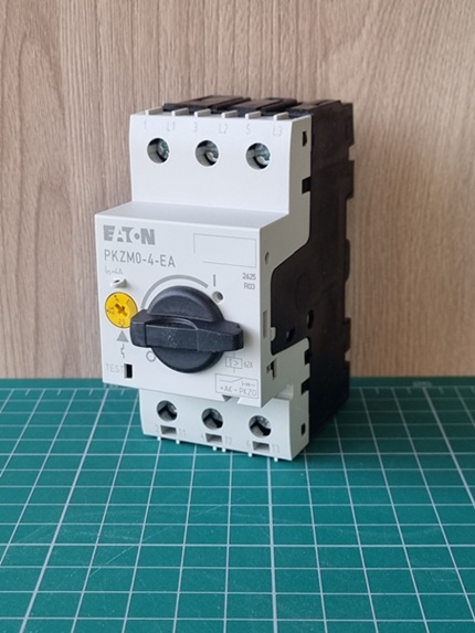 Авт. выключатель PKZM0-4-EA, 3P, In=4A, 690VAC, Icu=150kA/400V, It=2.5_4A, Ie=15.5In, 1.75kW(415VAC), CLASS 10A, управление рукояткой