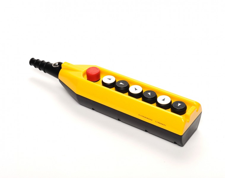 Пульт управления 7 кнопок (первая кнопка "аварийный стоп" CP200E30, 1НЗ), односкоростной, cерия PV (250В AC, 4А), IP65 PV7E30B222