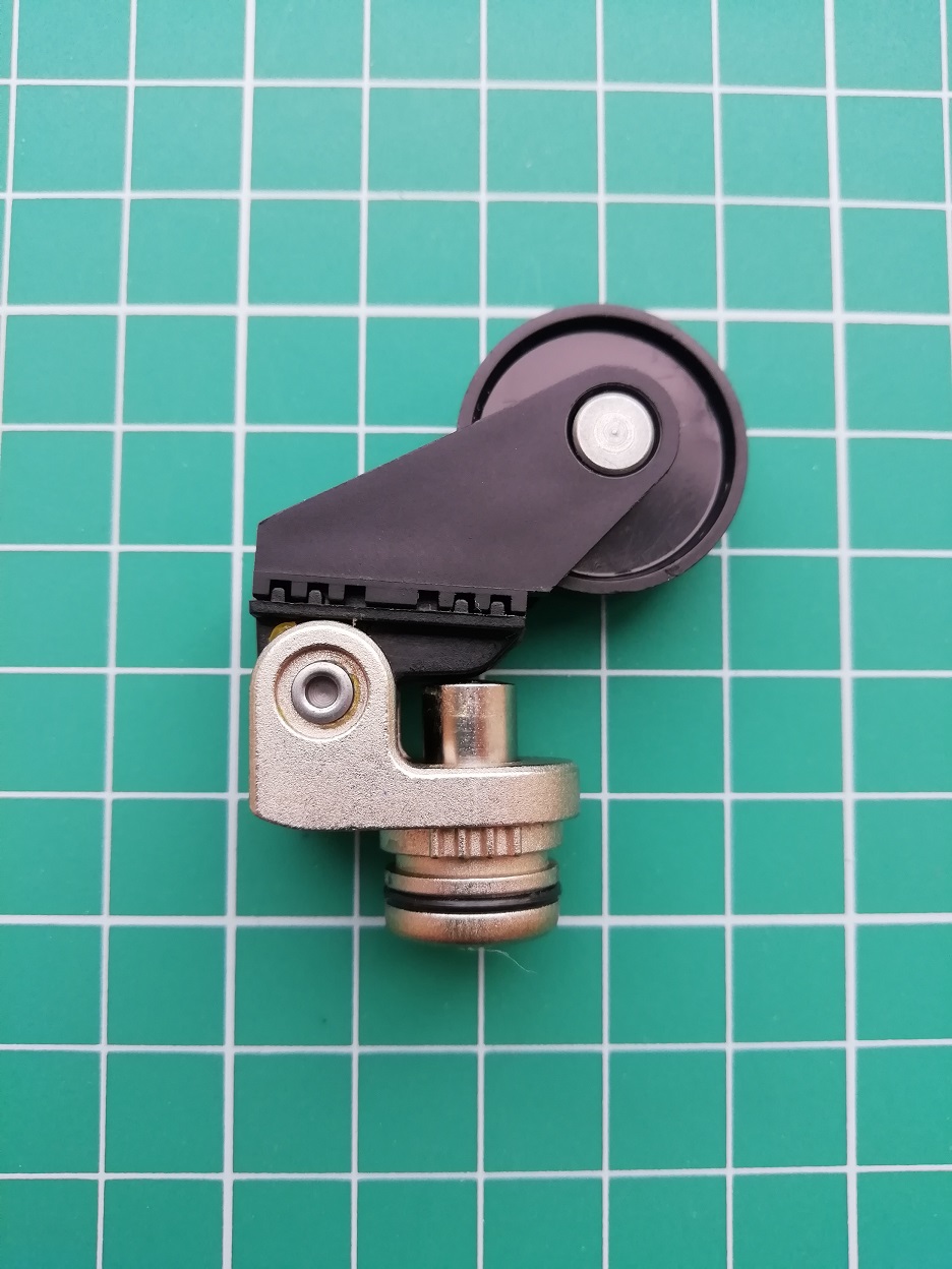 ТЕРМОПЛАСТ. РОЛИКОВЫЙ ПЛУНЖЕР ZCE 28