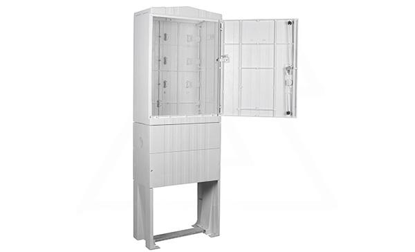 Щит напольный 870x600x325мм (ВxШxГ) из композитного (SMC) материала на цоколе 900мм без монт. панели, IP54