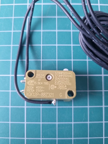 Контакты включения опережающие в рукоятке AUE 2 RH XT1..XT4 F/P