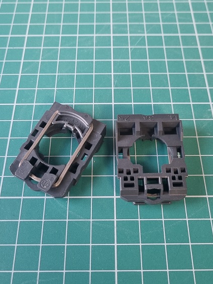 ФИКСИРУЮЩАЯ ПЛАСТИНА ZB5AZ009