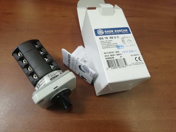 Переключатель BS 16 69 U, 4P, 20A, тип 1-2 (90°), 4NO на 1_2, на дверь, фронт IP40