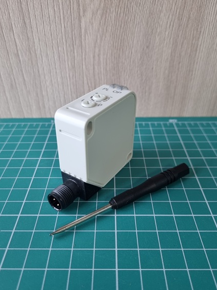 LANBAO PTE-BC200DFB-E2 оптический датчик 50x50x18мм PNP/NPN NO/NC Sn=2000мм (D-тип) разъем M12