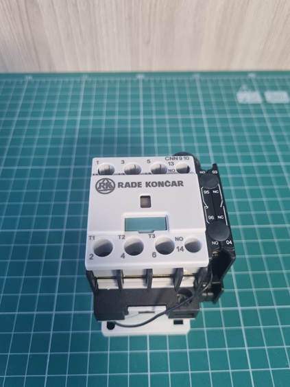 Контактор CNN 9 10, 3P, 9A/(25A по AC-1), 4.5kW(400VAC), 1NO, Uk=24VDC, Iвтяг=5,1А, Iудерж=0,12А